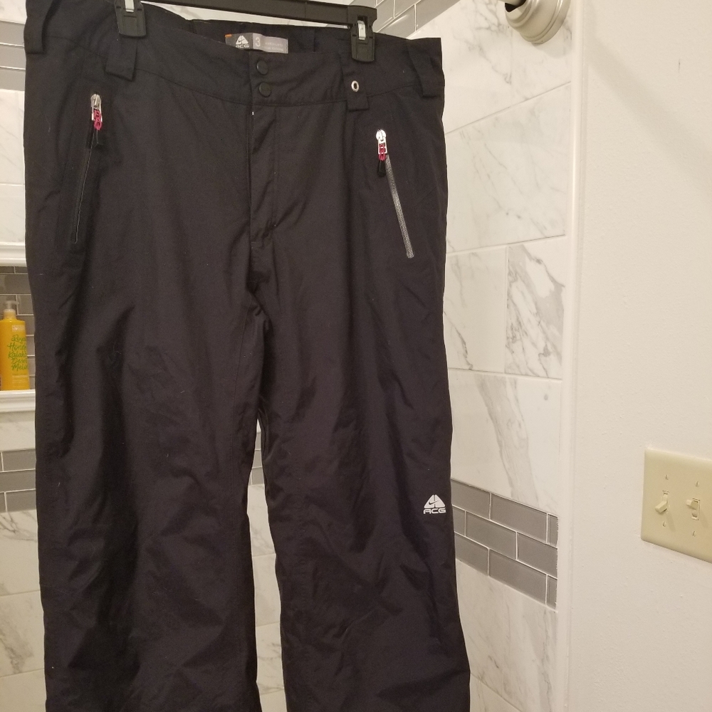 Nike winter/snow pants, outer layer